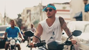Maluma - Sin Contrato (Official Video)
